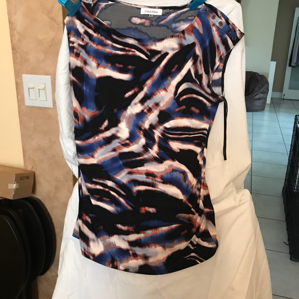 Women’s Calvin Klein size med top